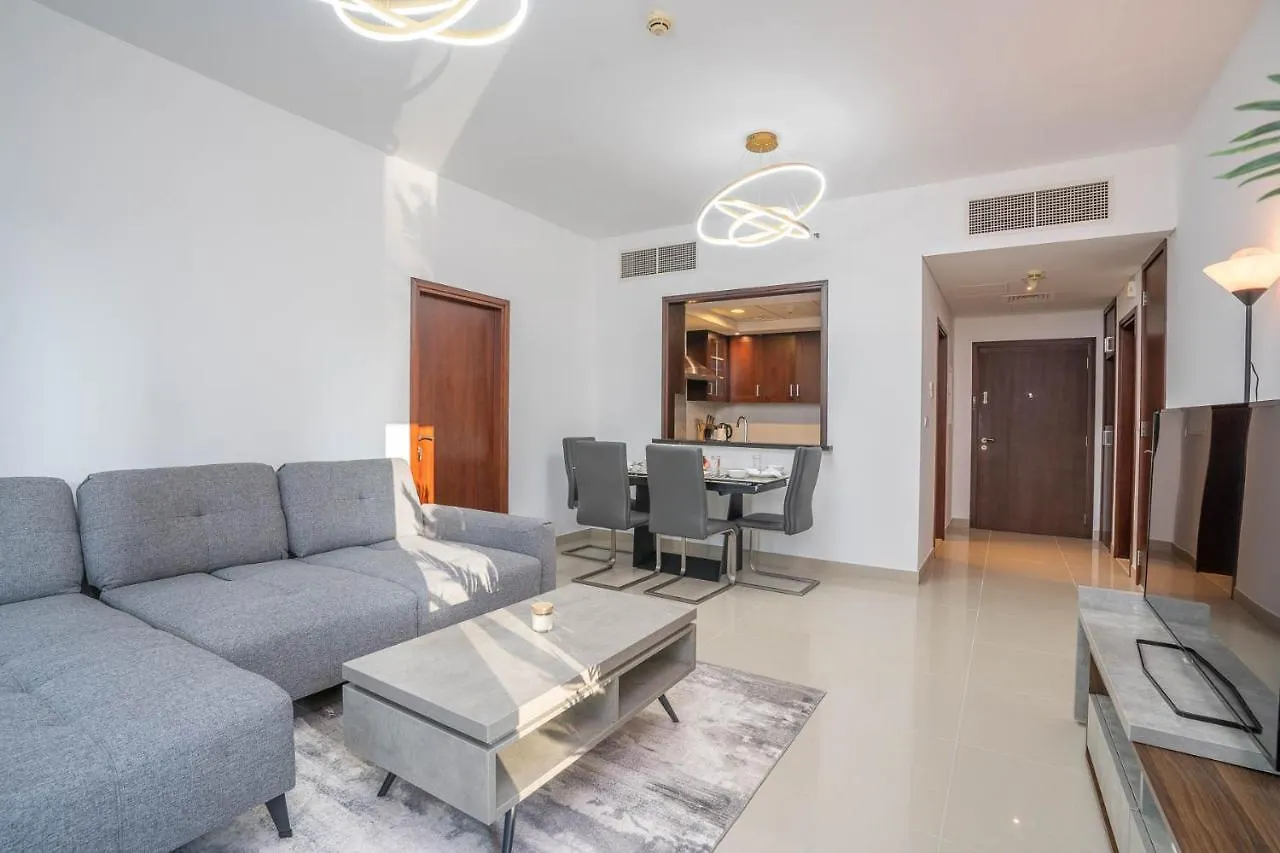 Modern Spacious 1Bed Heart Of Downtown location